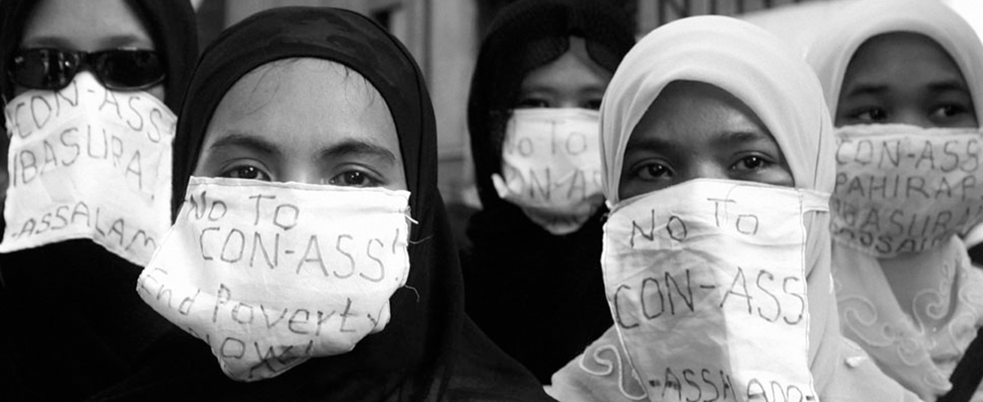 Women protest during the H1N1 pandemic